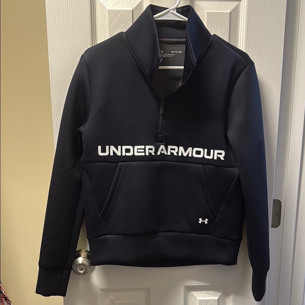 UA blk half zip